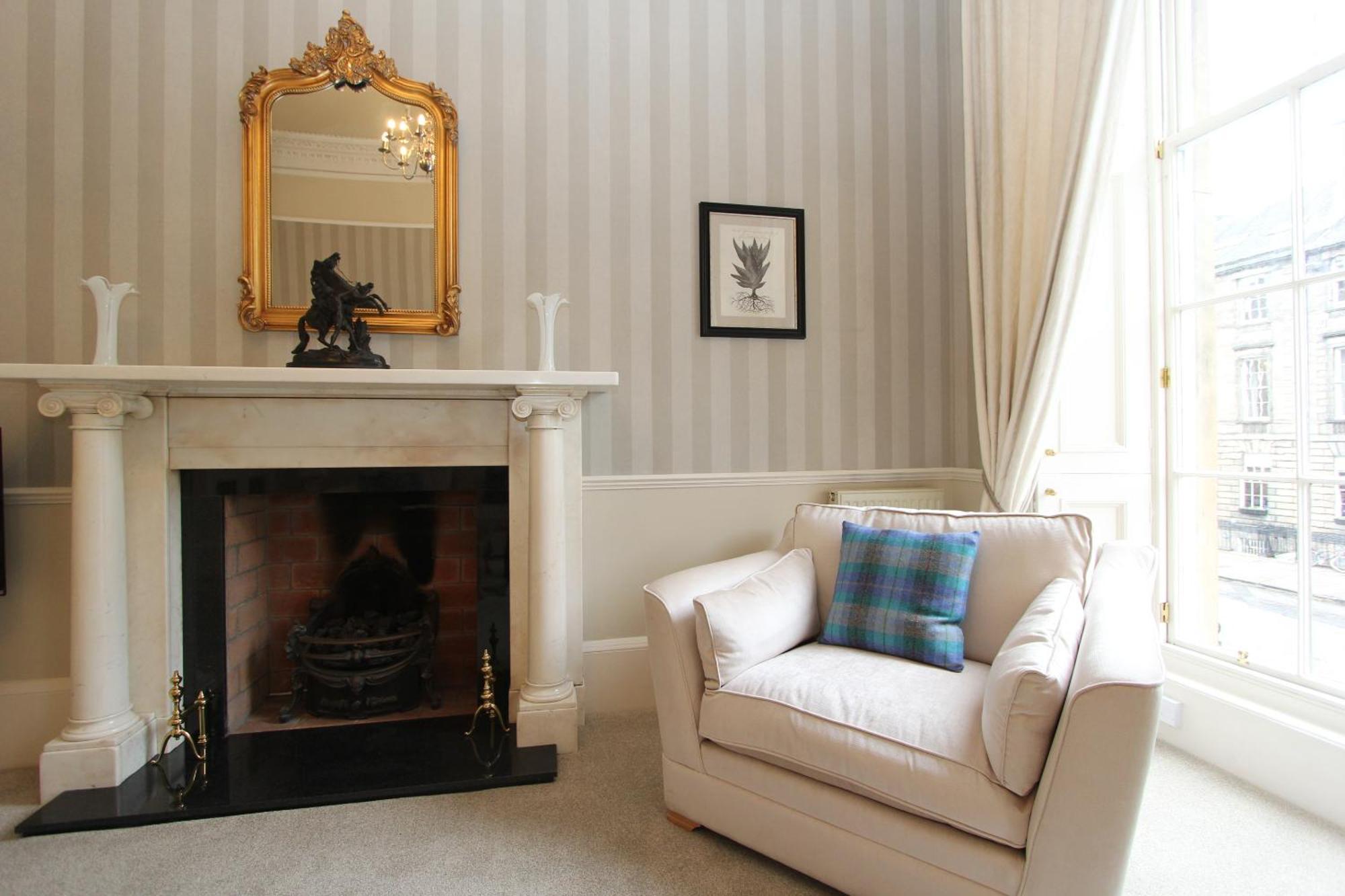 Escape To Edinburgh @ Albyn Place Exterior foto